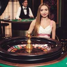 Pengguna sedang bermain dengan kontrol waktu untuk bermain game online